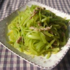 葱油莴笋丝的做法 葱油莴笋丝的做法