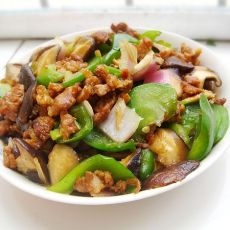 菜椒香菇炒肉丝的做法 菜椒香菇炒肉丝的做法