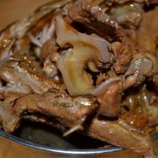麻辣鸭锁骨的做法