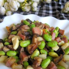腊肉香菇炒毛豆仁的做法 腊肉香菇炒毛豆仁的做法