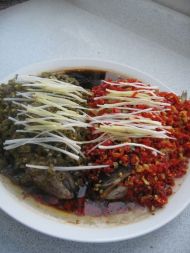 双椒鱼头的做法