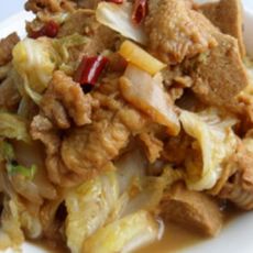 白菜烩松肉的做法 白菜烩松肉的做法
