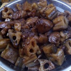莲藕烩五花肉的做法 莲藕烩五花肉的做法