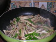 清炒茶树菇的做法