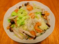 海米蟹味菇烩粉丝白菜的做法