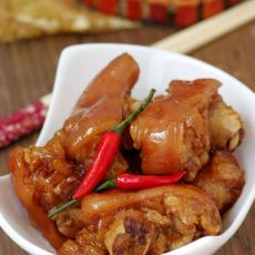 私房软糯红烧猪手的做法 私房软糯红烧猪手的做法