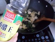 双耳烩鱼丸的做法