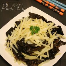 木耳土豆丝的做法 木耳土豆丝的做法