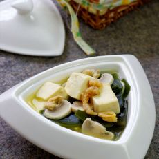 海带豆腐减肥汤的做法 海带豆腐减肥汤的做法