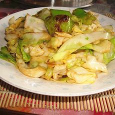 青椒炝卷心菜的做法 青椒炝卷心菜的做法
