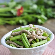 芹菜炒肉的做法 芹菜炒肉的做法