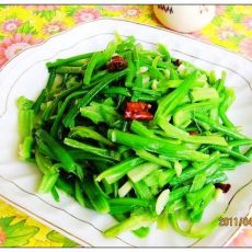 清炒菠菜梗-首发的做法