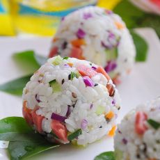 多彩饭团的做法 多彩饭团的做法