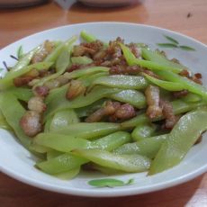 五花肉烩窝笋的做法