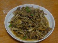 黄花菜烩肉的做法