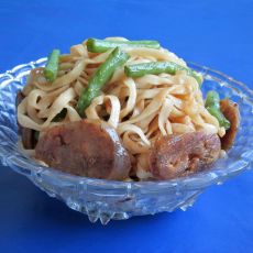 腊肠豇豆焖面的做法 腊肠豇豆焖面的做法