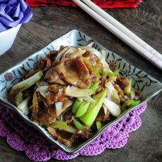 葱爆羊肉的做法 葱爆羊肉的做法