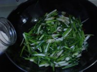 清炒水芹菜的做法
