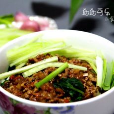 炸酱面的做法 炸酱面的做法