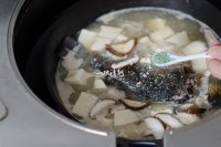 香菇豆腐鲫鱼汤的做法