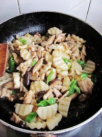 香菇山药炒肉片的做法