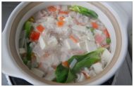 海鲜豆腐砂锅的做法