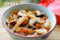 酸辣腐竹菌菇煲的做法