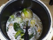 香菇鸡腿汤的做法