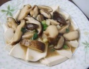 鲍汁鲜菇淋豆腐的做法