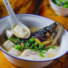 鱼头豆腐汤的做法 鱼头豆腐汤的做法