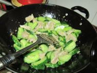 黄瓜炒瘦肉的做法