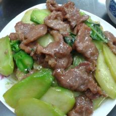 肉片炒芥兰的做法