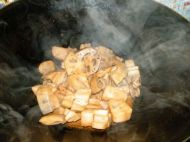 莲藕焖排骨的做法