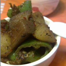 铁锅烩菜的做法