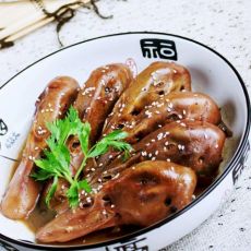 麻辣鸭头的做法
