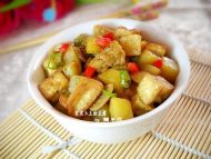孜然土豆烩豆腐的做法