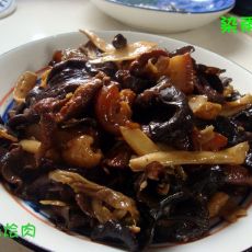 蘑菇烩肉的做法 蘑菇烩肉的做法