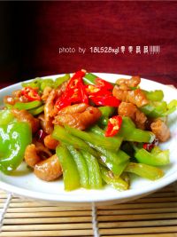 青椒爆肥肠的做法