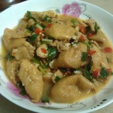 肉片焖油豆腐的做法 肉片焖油豆腐的做法