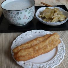 自制简易版油条的做法 自制简易版油条的做法