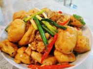 豆卜焖鲩鱼腩的做法
