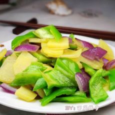 清炒尖椒土豆片的做法 清炒尖椒土豆片的做法