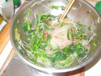红油菠菜粉丝的做法