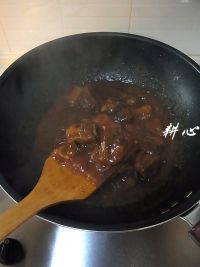 番茄焖排骨的做法