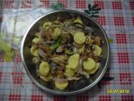 豆腐鲜菇烩鸡腿肉的做法
