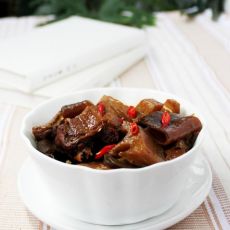 麻香藕焖鸭的做法 麻香藕焖鸭的做法