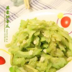 蒜蓉炒苦瓜的做法 蒜蓉炒苦瓜的做法
