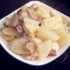 油豆腐煮萝卜的做法 油豆腐煮萝卜的做法