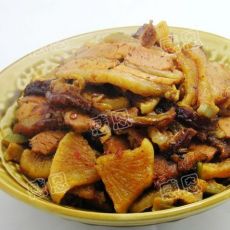 红烧肉焖蒸萝卜干的做法 红烧肉焖蒸萝卜干的做法