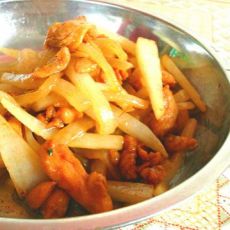 白萝卜炒鸡腿肉的做法